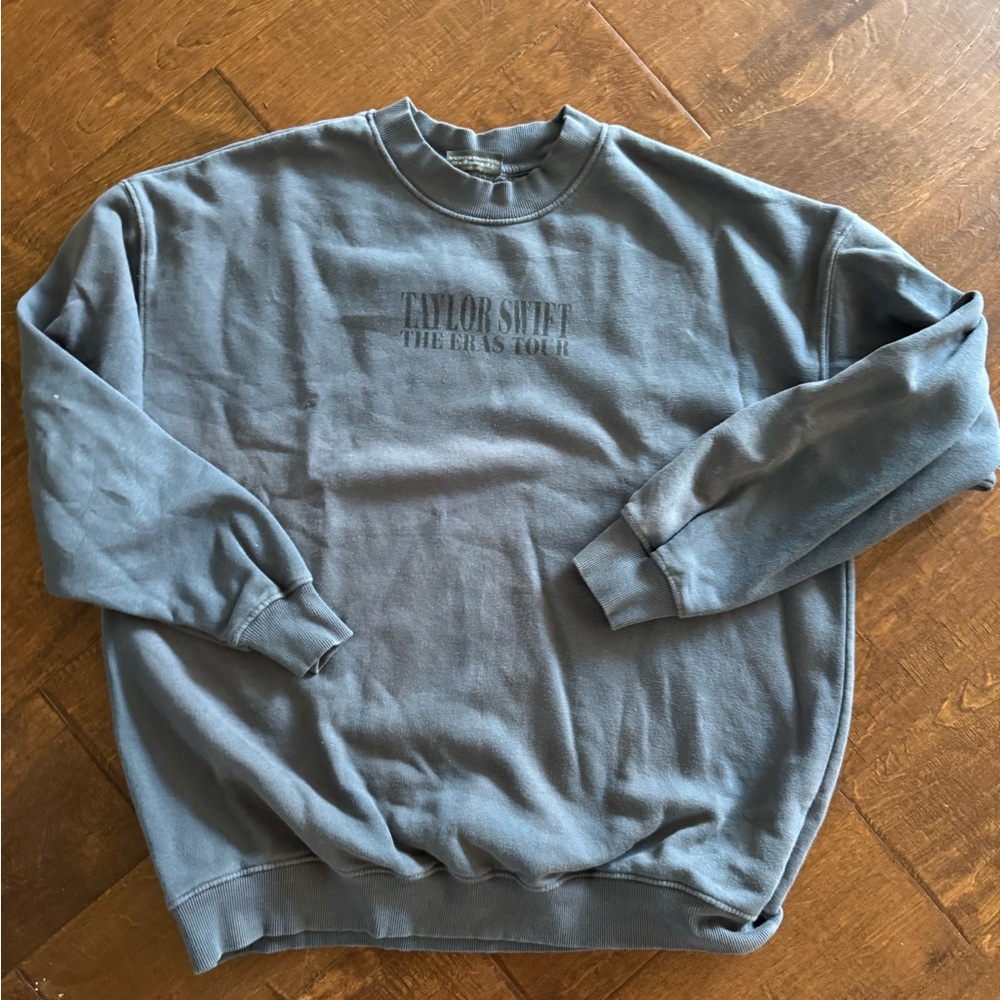 Taylor Swift Eras Tour Crewneck Sweatshirt Size L Mineral Blue NWOT